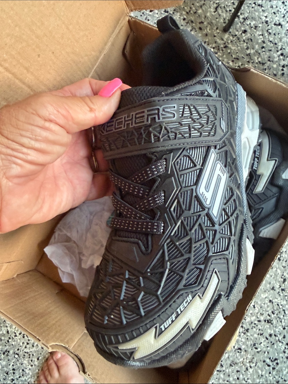 Skechers S-Lights Shoes- working lights boys size 4 brand new with tags - Picture 3 of 8